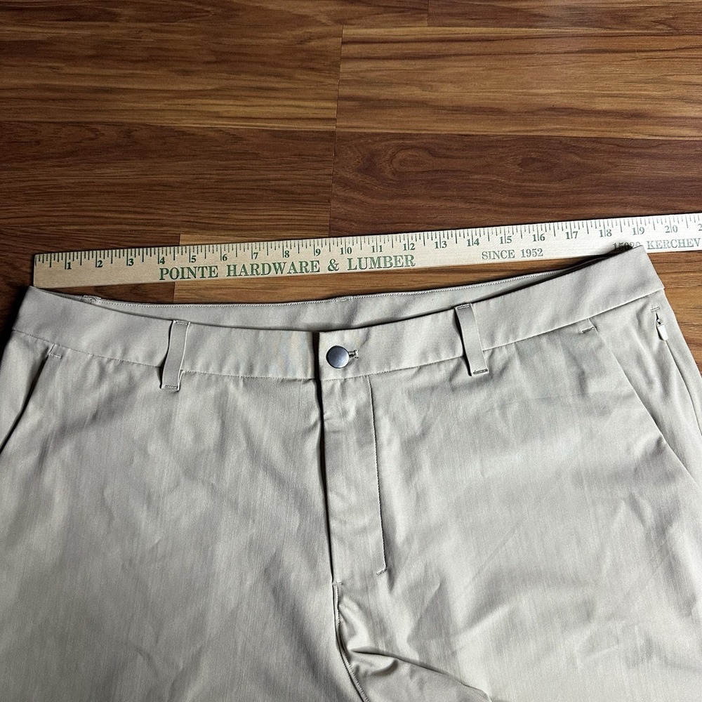 Lululemon ABC Classic Fit Shorts Mens 38x7 Beige/Khaki Chino Golf Performance - Picture 8 of 11